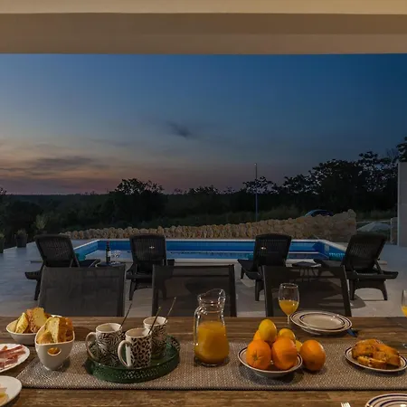 Apartman 5 Bedrooms