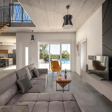 5 Bedrooms Apartman Porto Cervo
