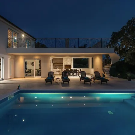 5 Bedrooms